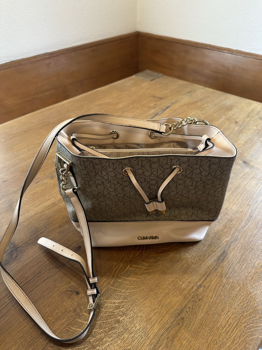 Calvin Klein Taschen für Damen: Calvin Klein Handtasche – Gebraucht aus Leimiswil von pet_l6tl