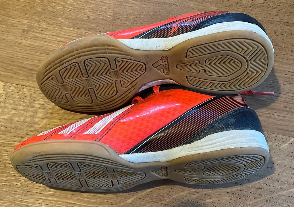 Adidas Scarpe per ragazzi: Adidas Hallenschuhe Gr. 33 – Usato da Luzern venduto da Nicu2006 1