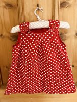 Mädchenkleid mit Pünktli / Grösse 74-80
