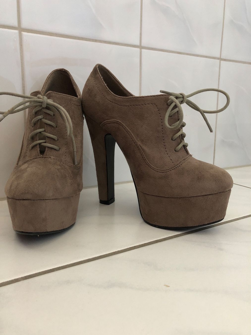Scarpe da donna: Plateau Pumps 37 – Nuovo (secondo la descrizione) da Root venduto da NaBr76 1