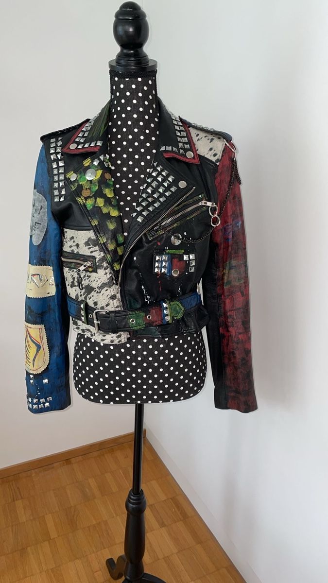Giacche: Echtleder Bikerjacke Patchwork Nieten Grösse S – Nuovo (secondo la descrizione) da Zürich venduto da enjoyxvintage