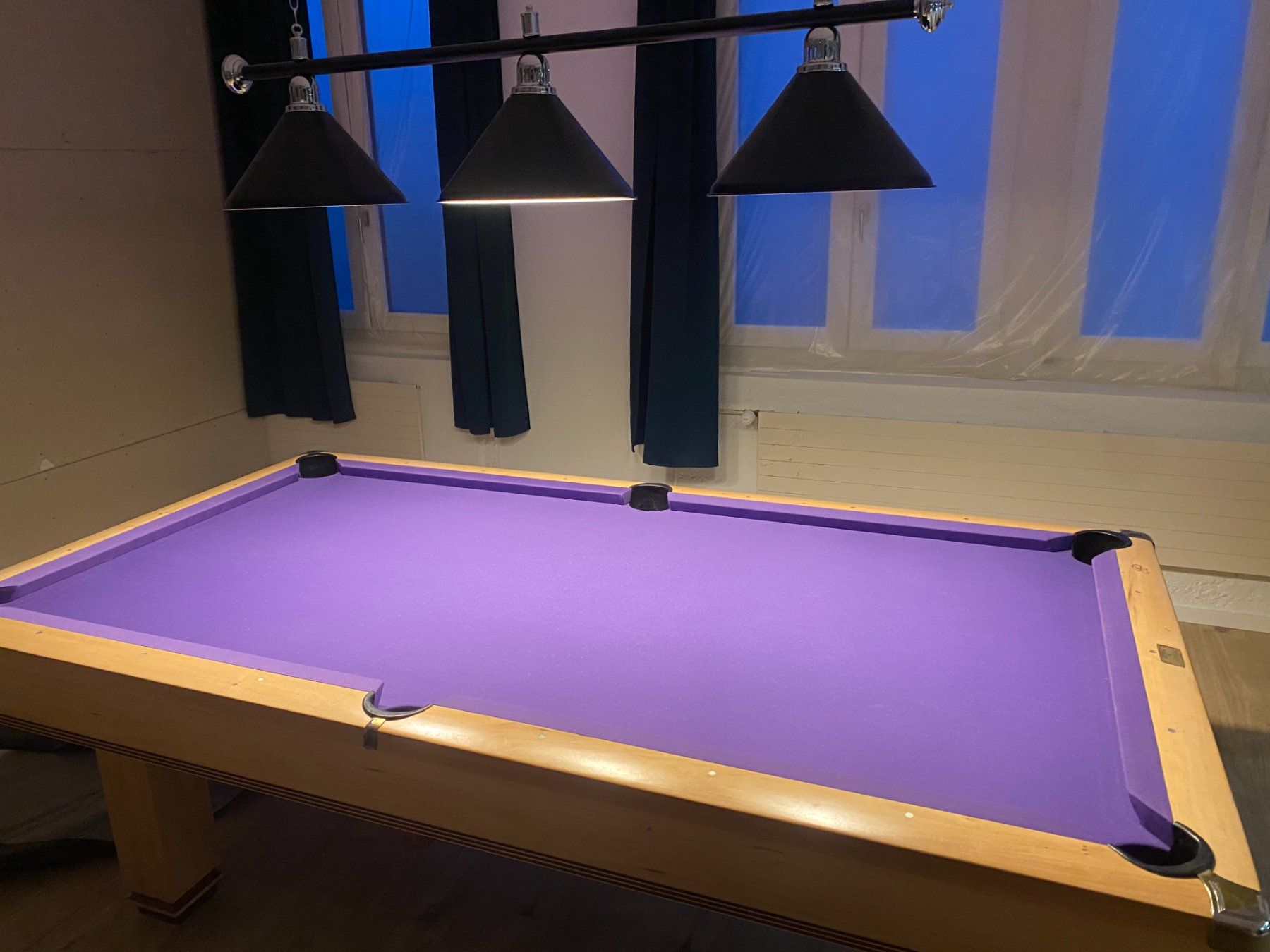 Tavoli da biliardo: Hawthorn 8 Fuss Pool Table by Brunswick – Usato da Bern venduto da Cameleon0 1