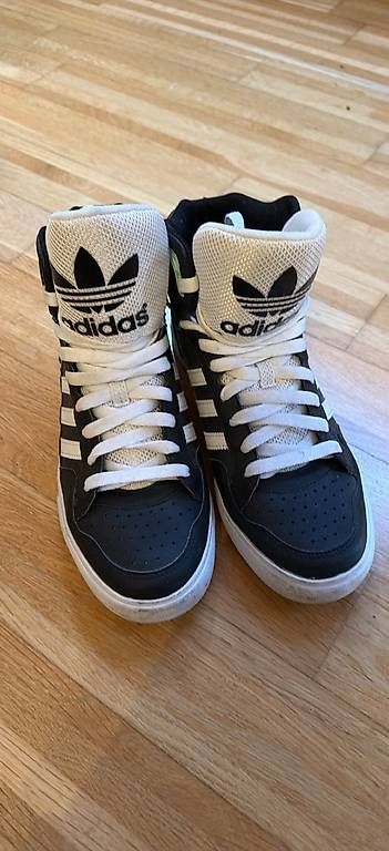 Herrenschuhe: Adidas Schuhe Größe 40 2/3 – Gebraucht aus Henggart von Anni_88 1