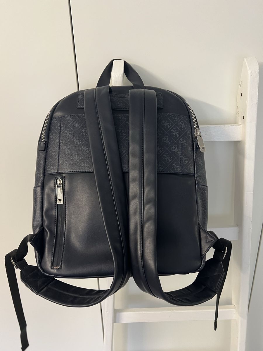 Guess Zaini: GUESS Rucksack Dunkelblau – Usato da Uster venduto da sar_h8ff 2