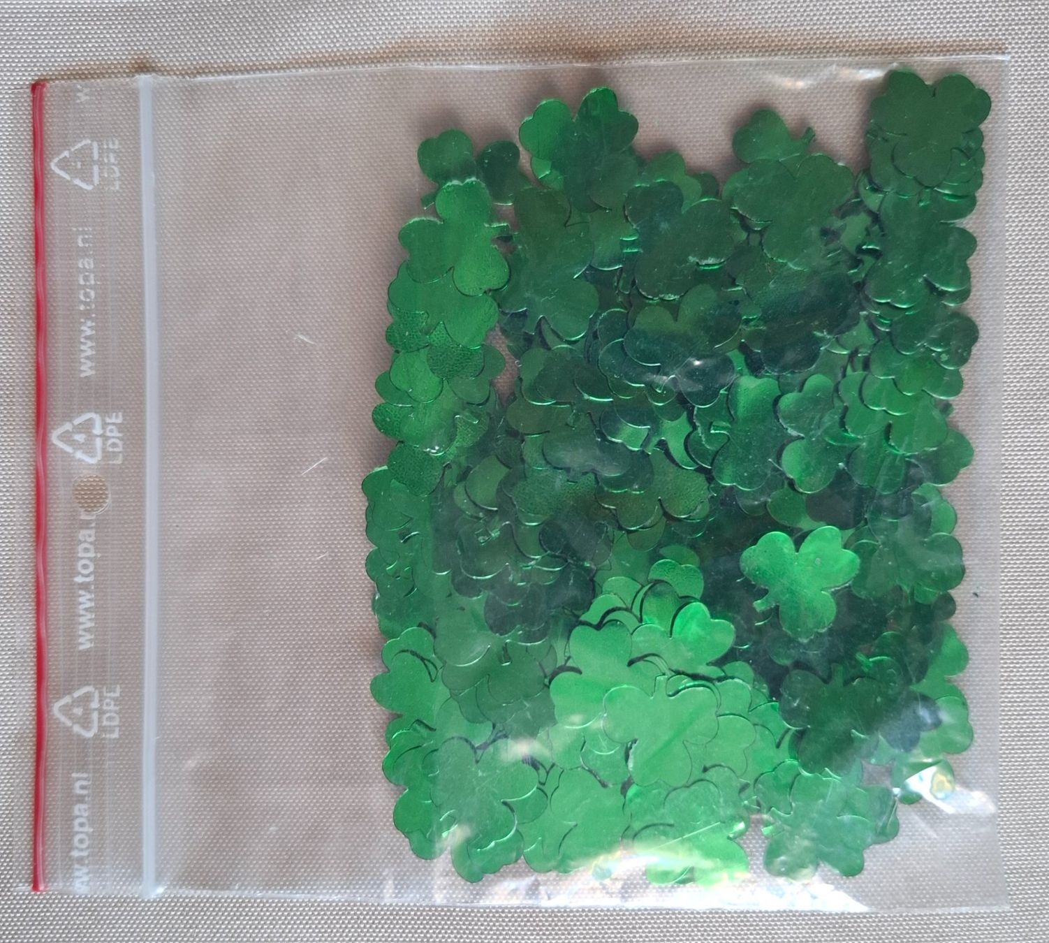 Tutte le decorazioni: Kleeblatt Konfetti in Grün – Usato da Dietikon venduto da Hirschkopf 3