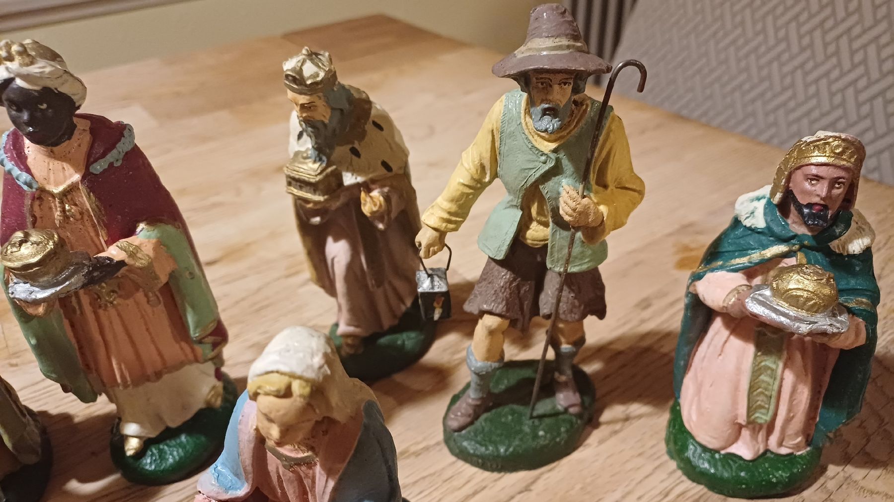 Figurines: Schöne alte Krippenfiguren  – D'occasion à Flawil par Naphtali 2