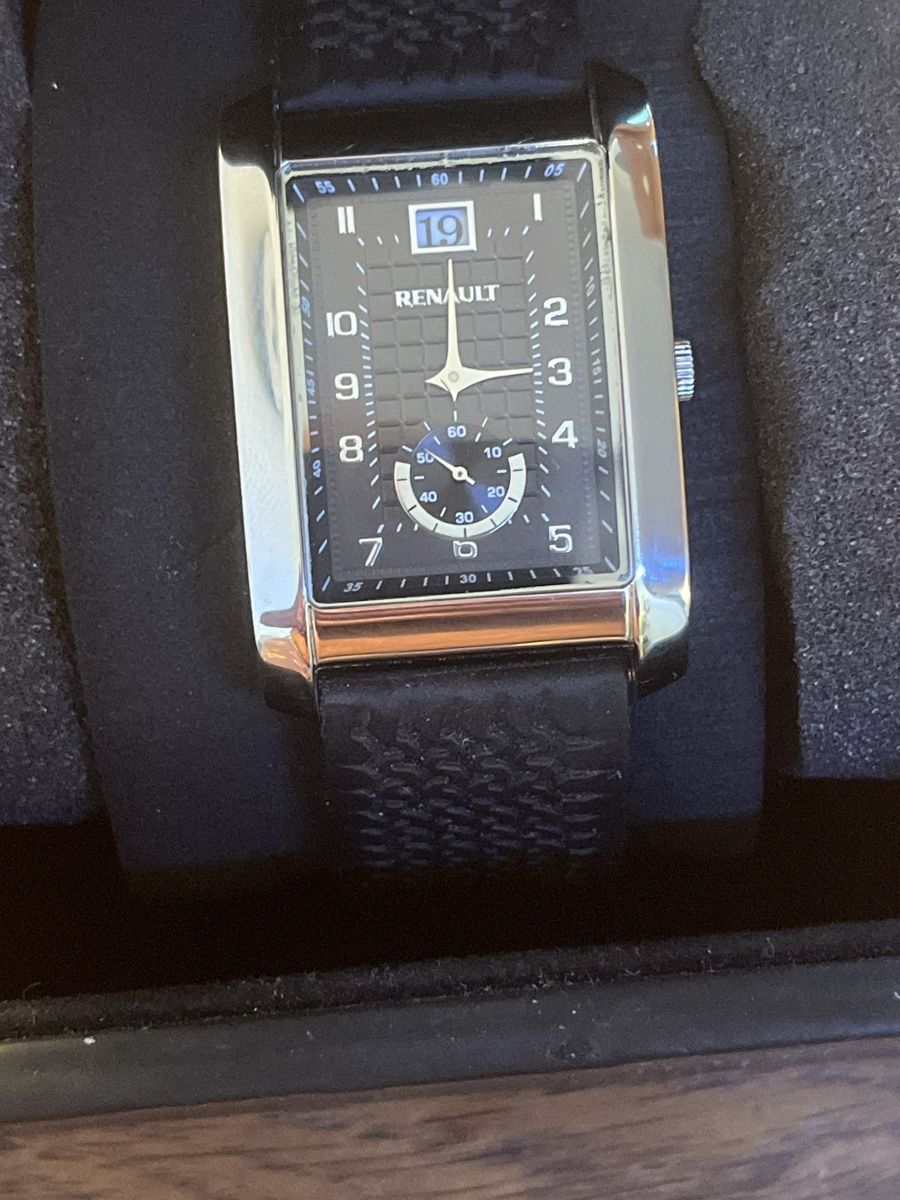 Montres: Montre homme RENAULT – D'occasion à Neuchâtel par wyl_zxp8 1