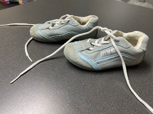 Scarpe per ragazzi: Halbschuhe Grösse 24 – Usato da Emmen venduto da Aribini 2