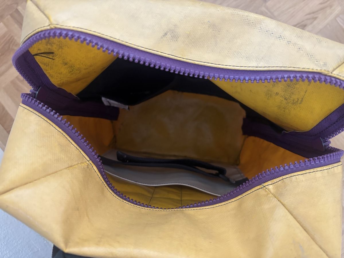 Freitag Zaini: Freitag Backpack Fringe, Good Condition, Striking Design – Nuovo (secondo la descrizione) da Baden venduto da ale_hj55 1