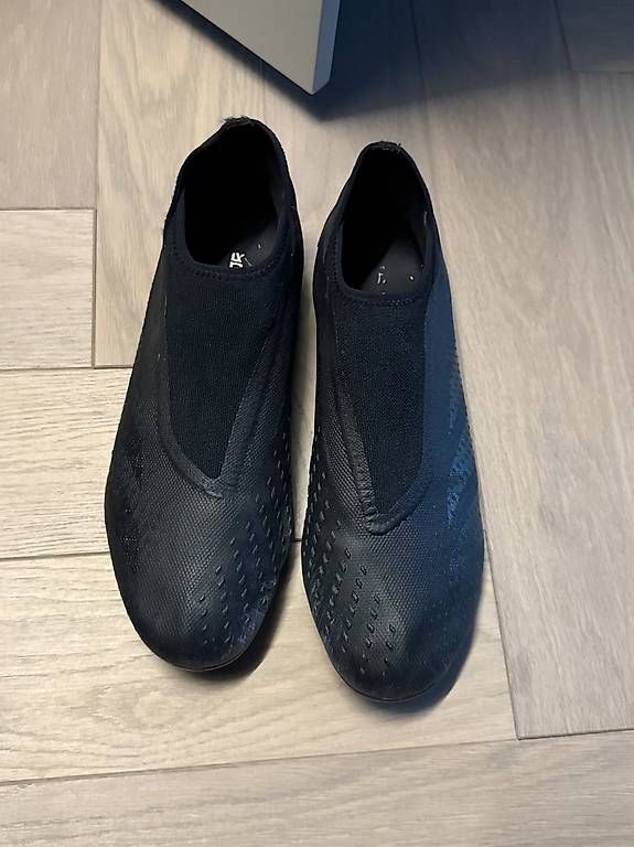 Adidas Herrenschuhe: Adidas Predator schwarz grösse 46 – Gebraucht aus Küsnacht ZH von nor_gp68