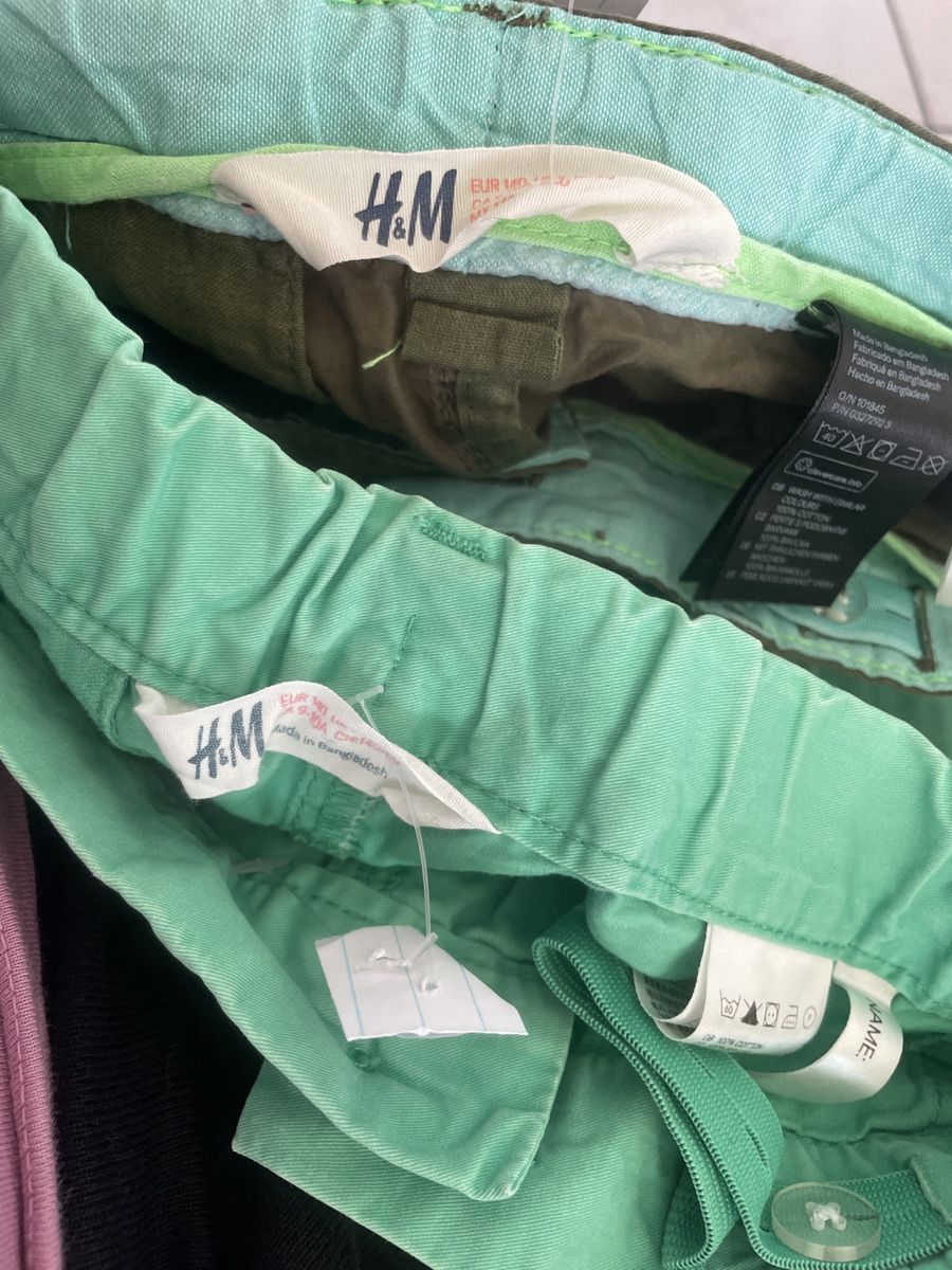 H&M Pantaloni: 2 leichte H&M Sommer Hosen Gr. 140 – Usato da Obergerlafingen venduto da cabo4 2