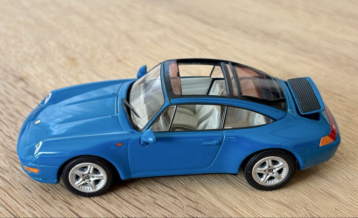 Porsche Modellini d'auto: 1 Porsche 911**Targa**1:43** – Usato da Volketswil venduto da Car6