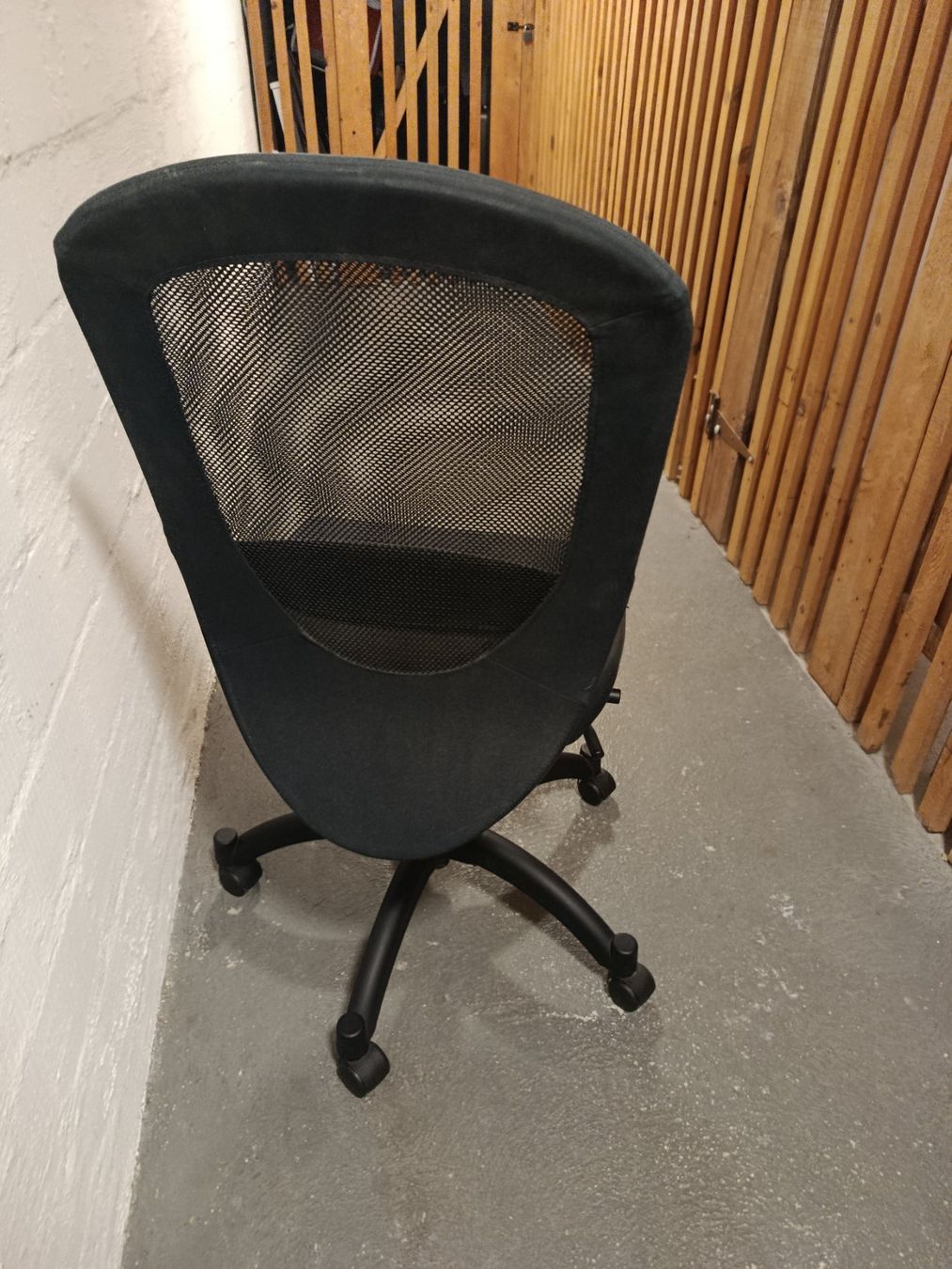 Chaises: Bürostuhl schwarz – D'occasion à Dübendorf par cedricm1910 1