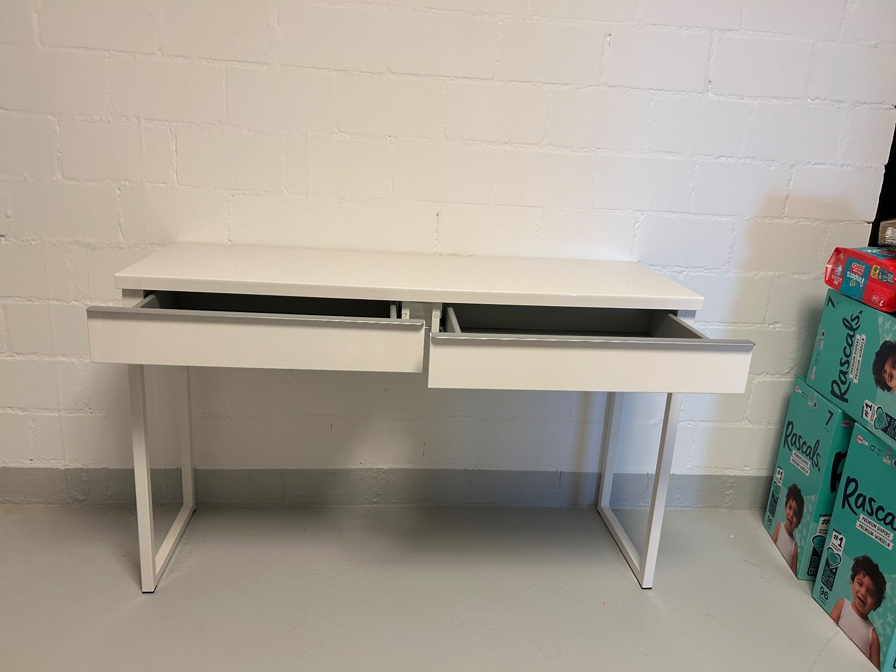 Ikea Tavoli: Konsolentisch / Ablagetisch metall – Usato da Engelburg venduto da savianavi 1