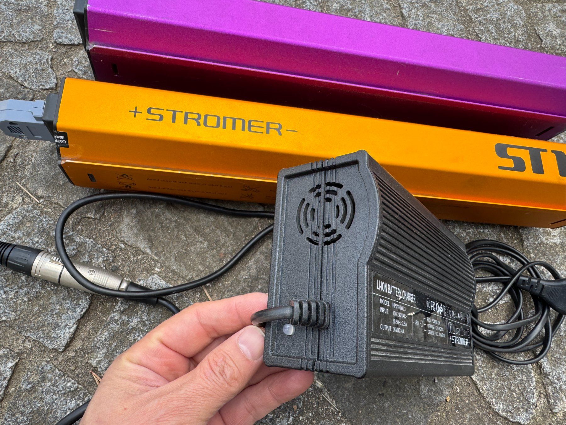 Caricabatterie: Stromer ST1 Ladegerät Original - HP0180WL3 36VDC/4 – Usato da Volketswil venduto da mstonys 3