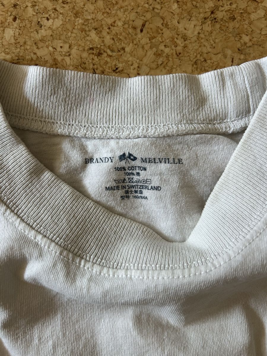 Brandy Melville T-shirts: Tshirt mit Print – D'occasion à Schmitten FR par let_k9yc 2