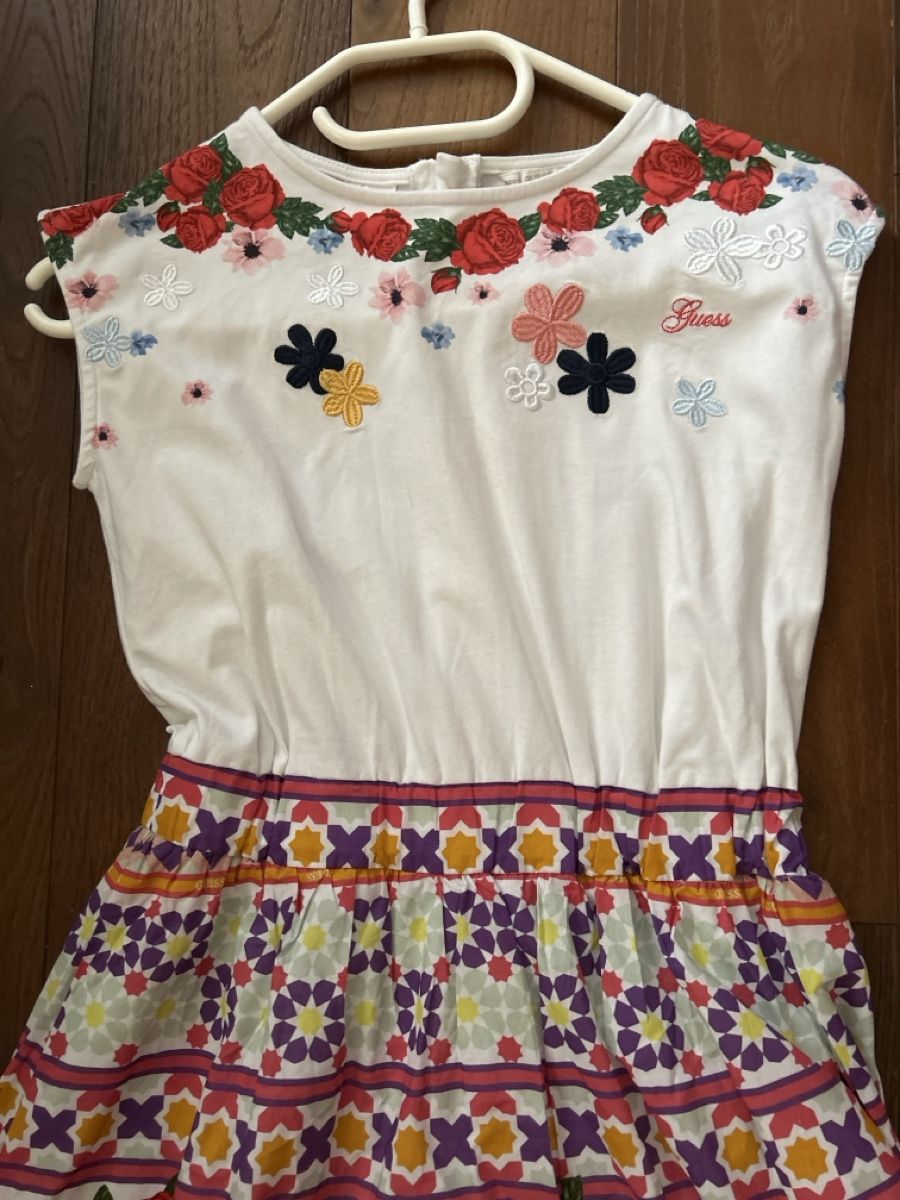 Guess Robes et jupes: Guess Kleid 152 neu – Neuf avec emballage d'origine à Maloja par liv_5gzx 1