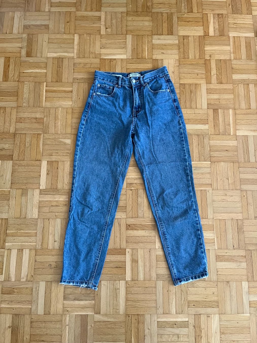 Pull&Bear Jeans: Blaue Pull&Bear Mom-Jeans – D'occasion à Horw par mira_6p85