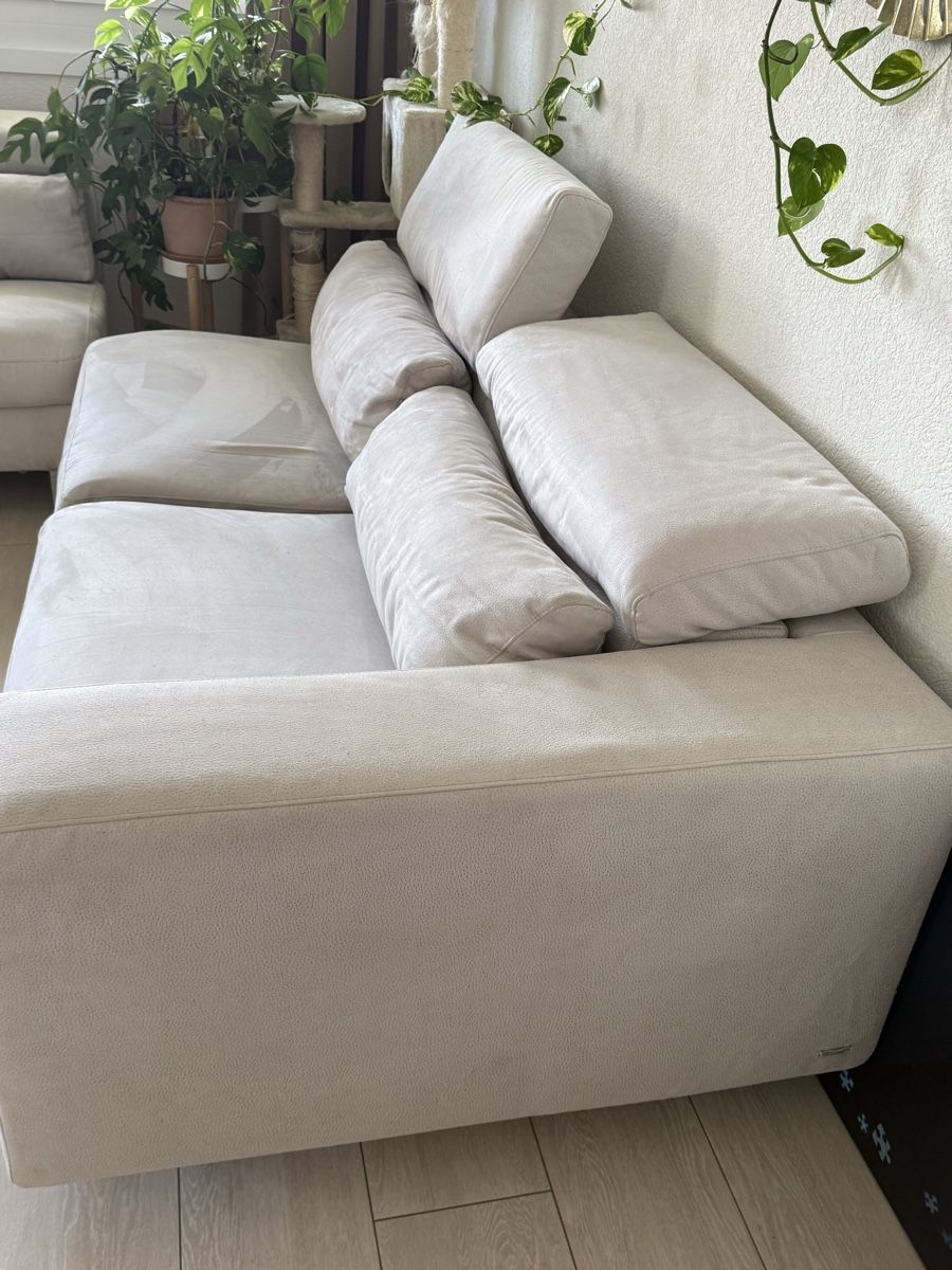 Sofas: Deux canapés-lits beige Poltronesofa – Gebraucht aus Petit-Lancy von s.heredia