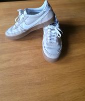 Nike Sneaker Grösse 42.5 Leder Beige