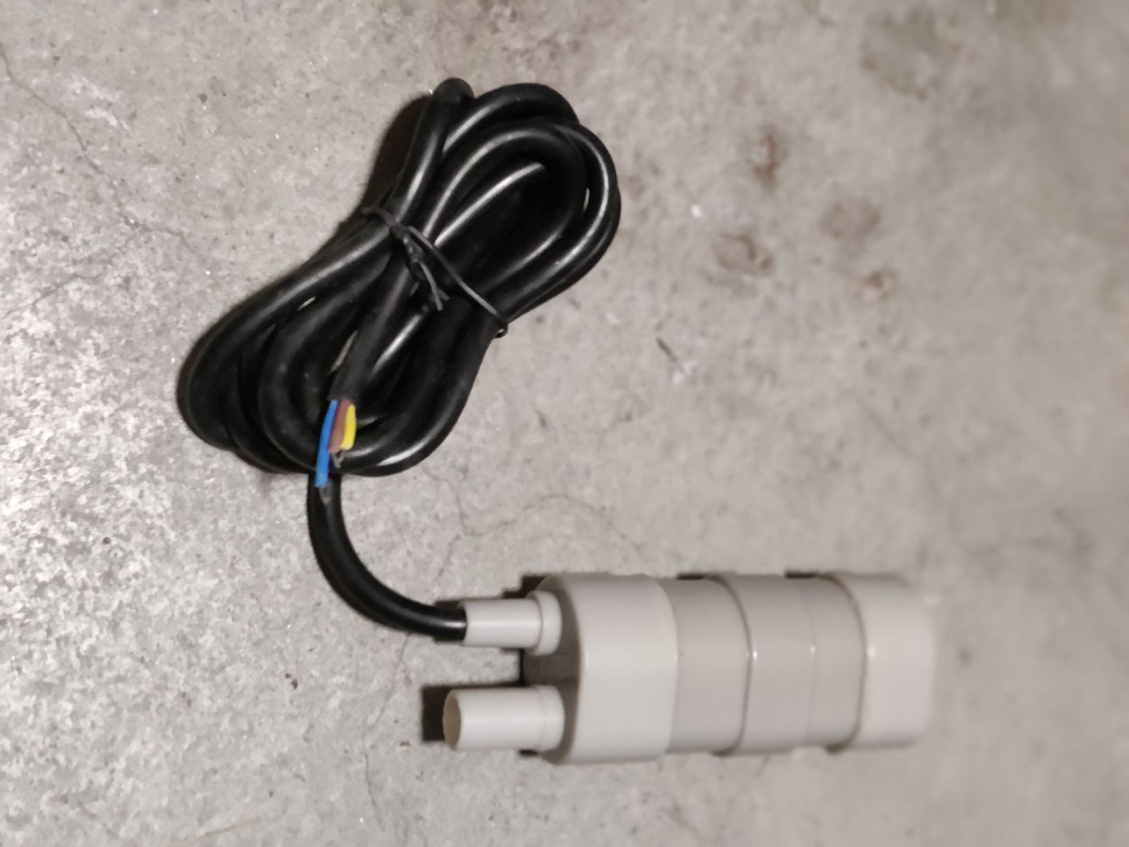Pompes et pièces: Tauchpumpe 12 V – Neuf (Voir description) à Basel par Al_Pacca