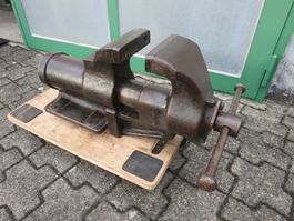 Monster Schraubstock mit 64 Kg Kampfgewicht für echte Kerle