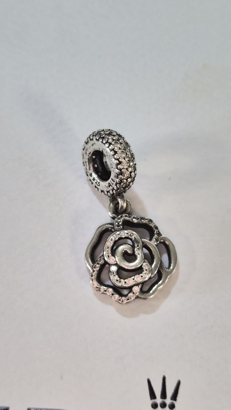 Pandora Altri gioielli: Lot de 9 charms Pandora – Usato da st-maurice venduto da Welfine 6