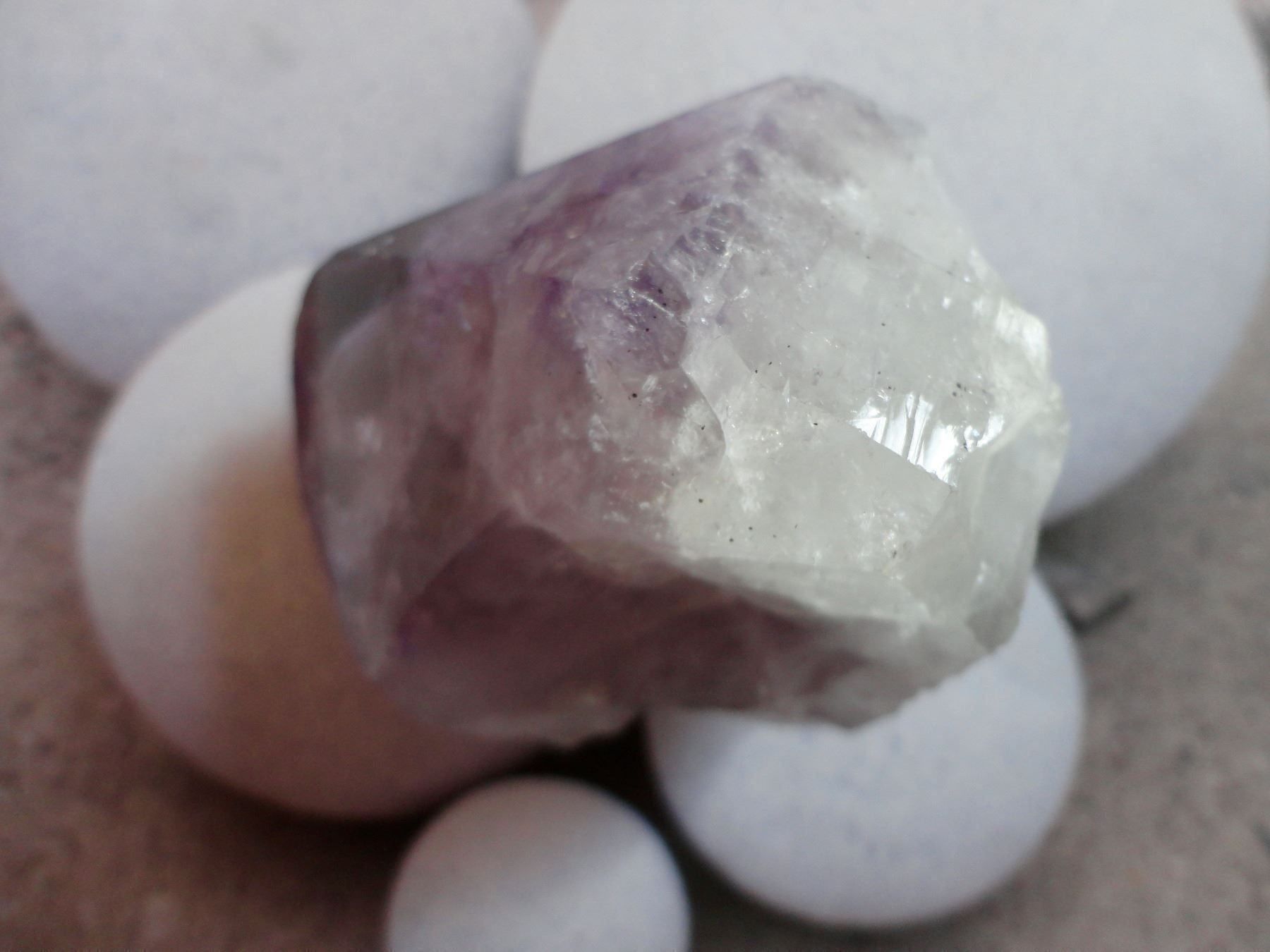 Edelsteine: Amethyst Spitze mit Stehfläche. – Neu (gemäss Beschreibung) aus Biberist von Steine 4