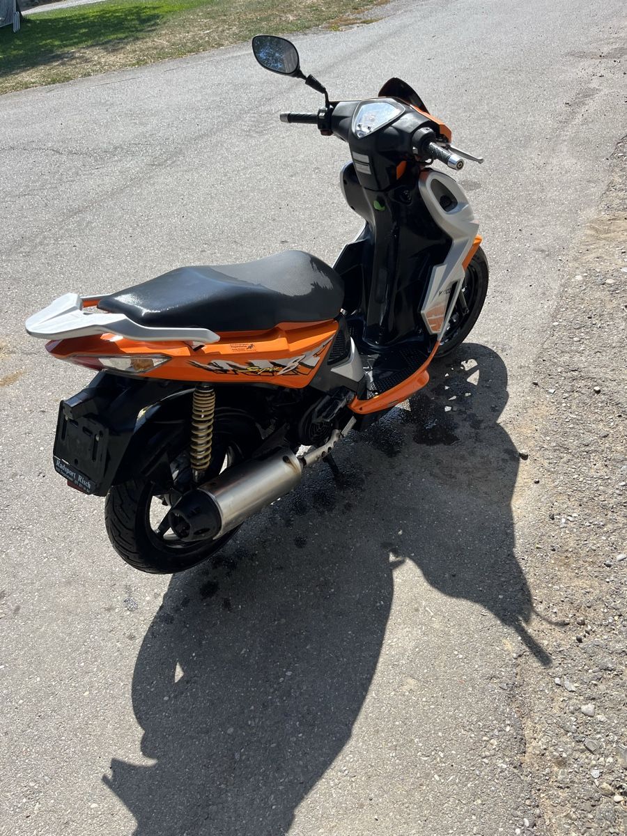 Kymco Scooters: Kymco 125 Roller super8 – Défectueux à Steckborn par Fendtfavorit 4