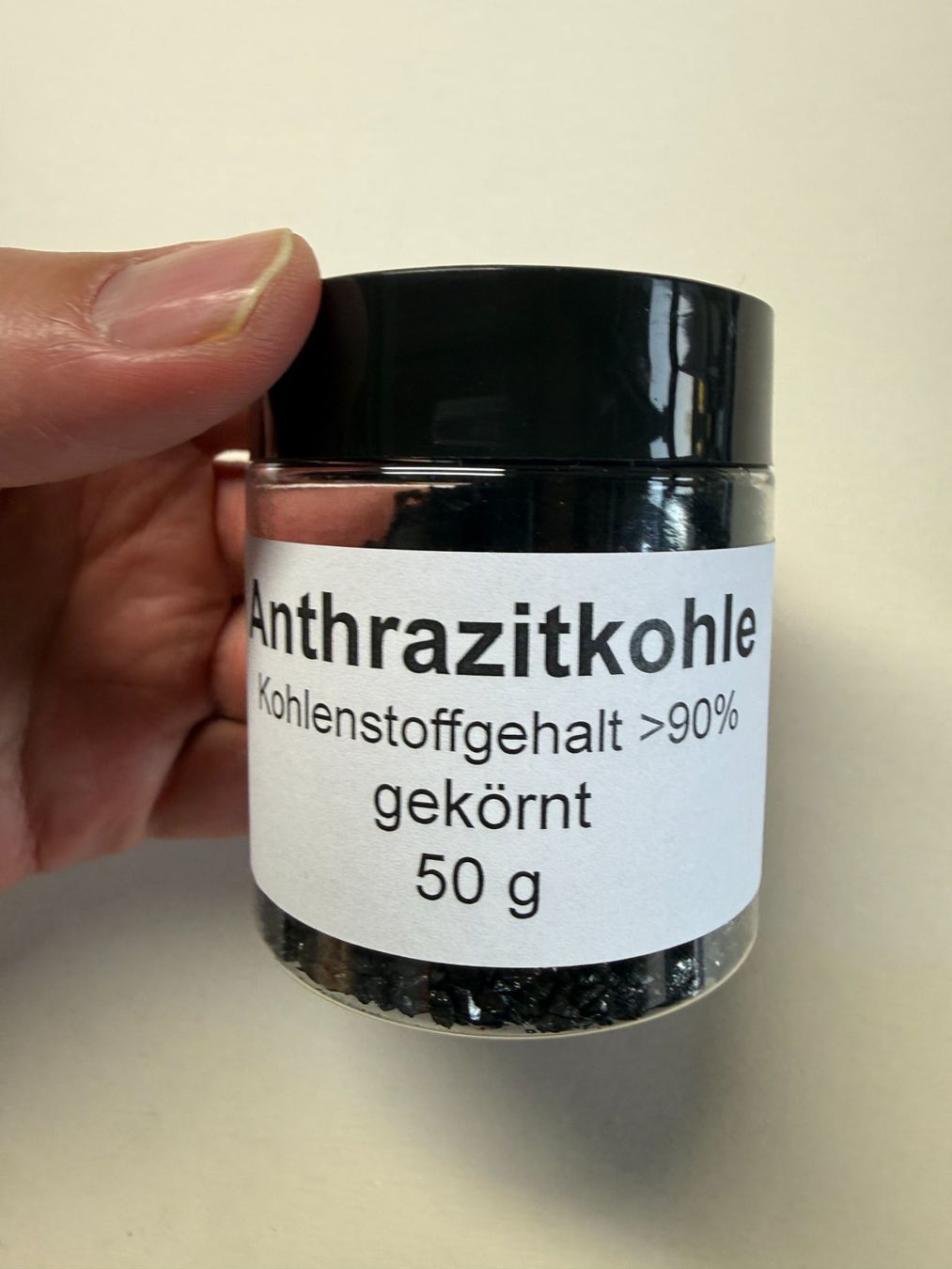 Peintures: Anthrazitkohle, gekörnt, 50 g – D'occasion à Lützelflüh-Goldb par Elementis
