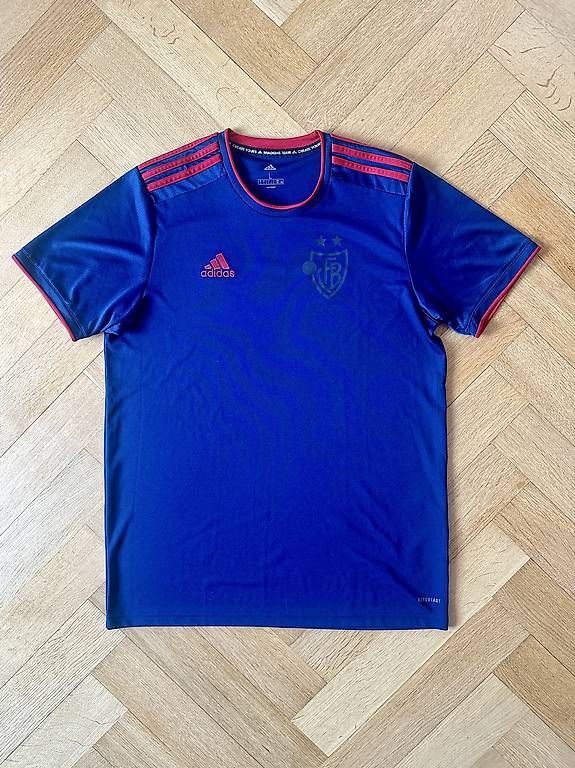 Adidas T-shirt: FC Basel Trainingsshirt in L – Usato da Basel venduto da thmnn