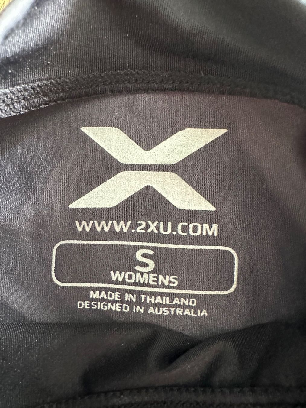 Top: 2XU Top S schwarz/grau neu – Nuovo (secondo la descrizione) da Wollerau venduto da NinaWollerau 1