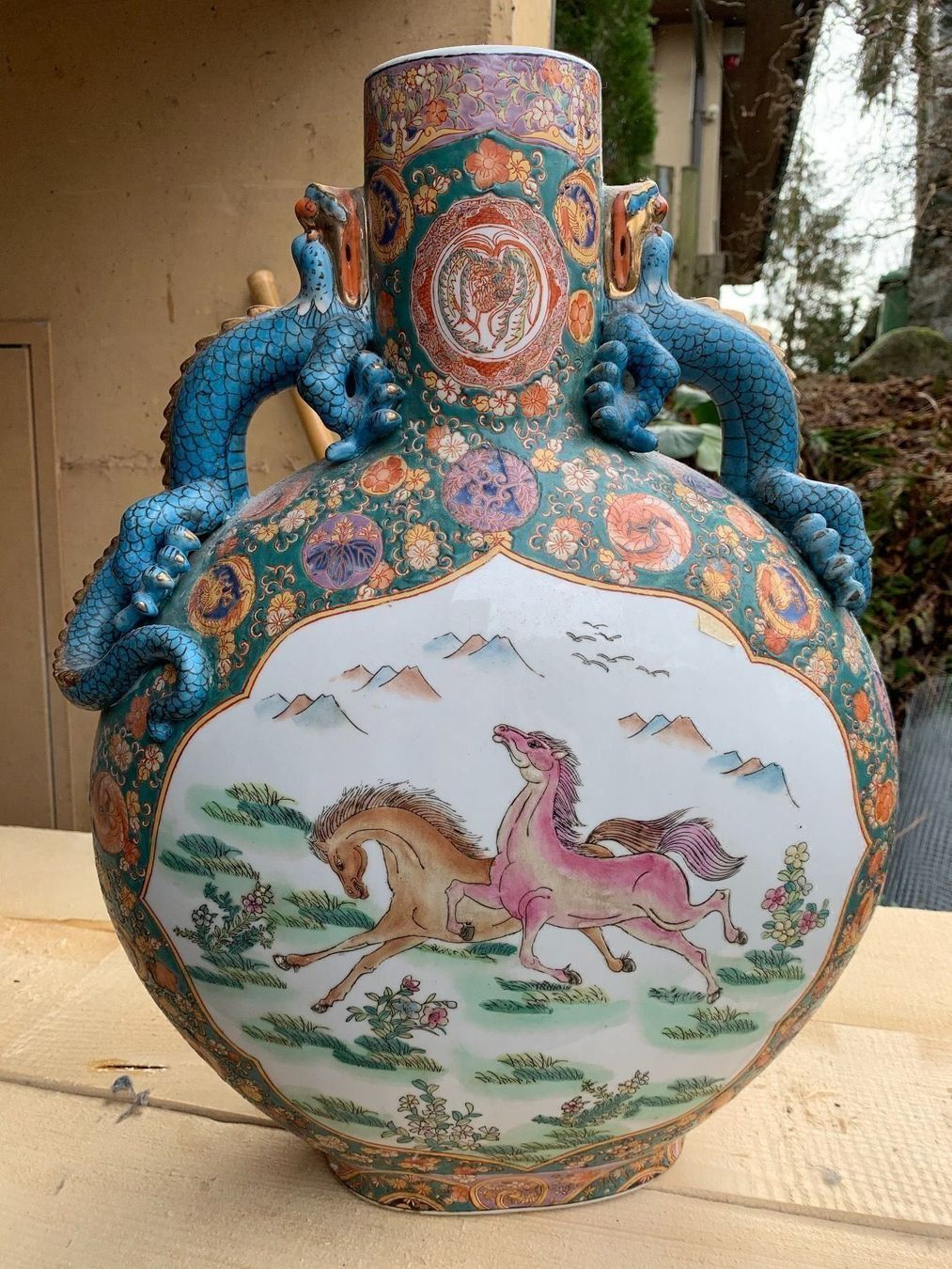 Vasi & Recipienti: China Vase, mit Drachen Pferden bemalt – Usato da Böttstein venduto da MissJaguar