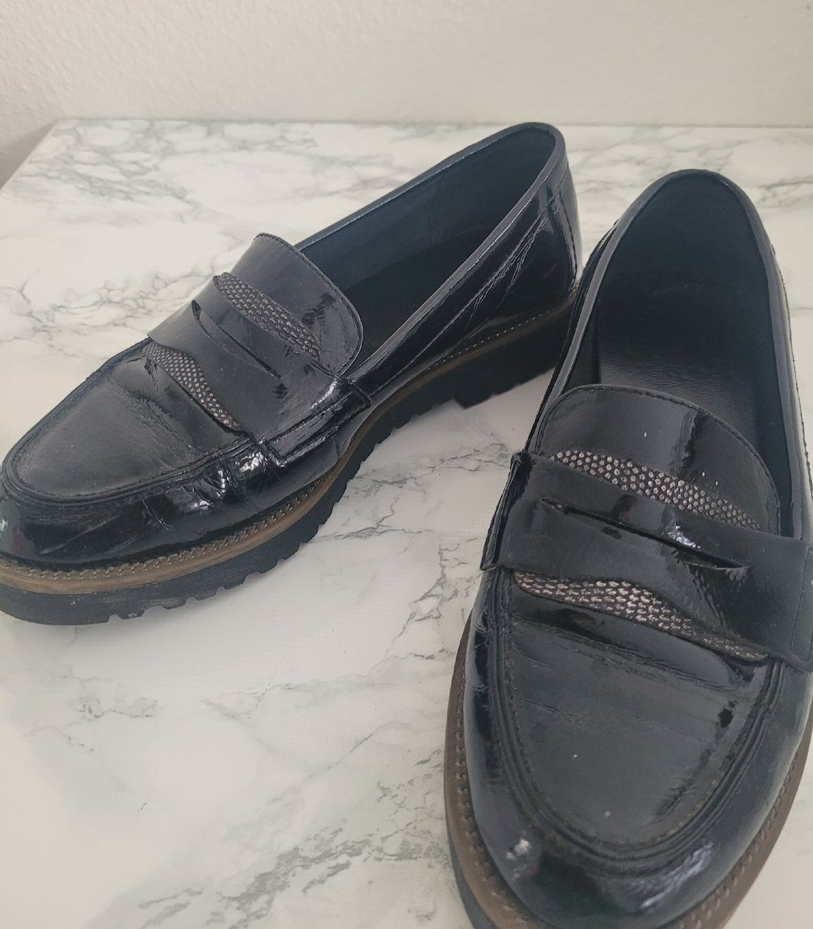 Scarpe da donna: Schicke Lack-Loafers, Grösse 36 – Usato da Thun venduto da Jrkw