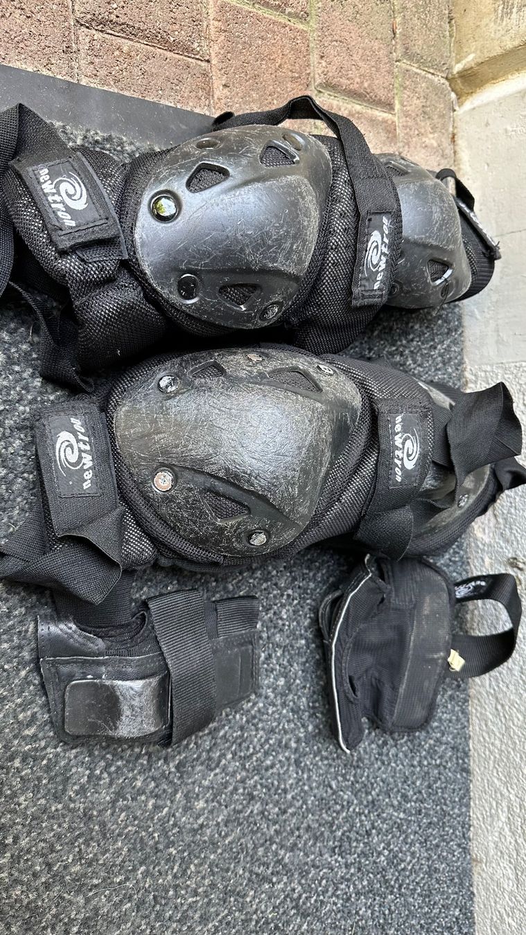 Protezioni & Imbottiture: Skate Protektoren Set grösse s – Usato da Schönenbuch venduto da marisli80