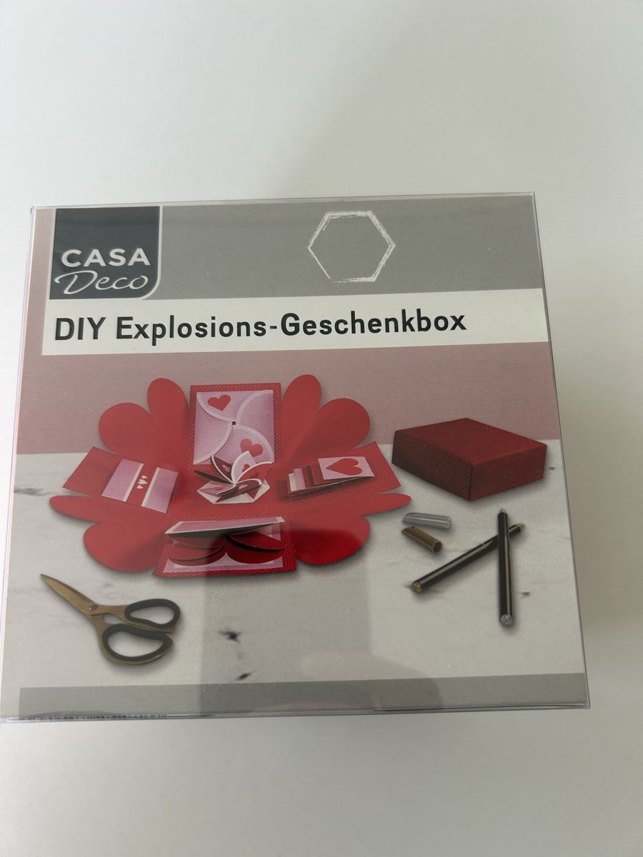 Kit bricolage: Geschenk Box rot, neu:  DIY Explosions-Geschenkbox Casa Deco – Nuovo e nell'imballaggio originale da Neuendorf venduto da Juhlin01