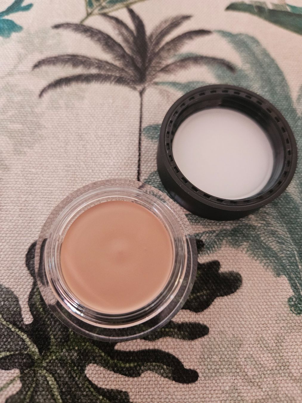Nars Make-up: NARS Concealer Light 2 Vanilla, neu! – Nuovo (secondo la descrizione) da Zürich venduto da SkullLady88