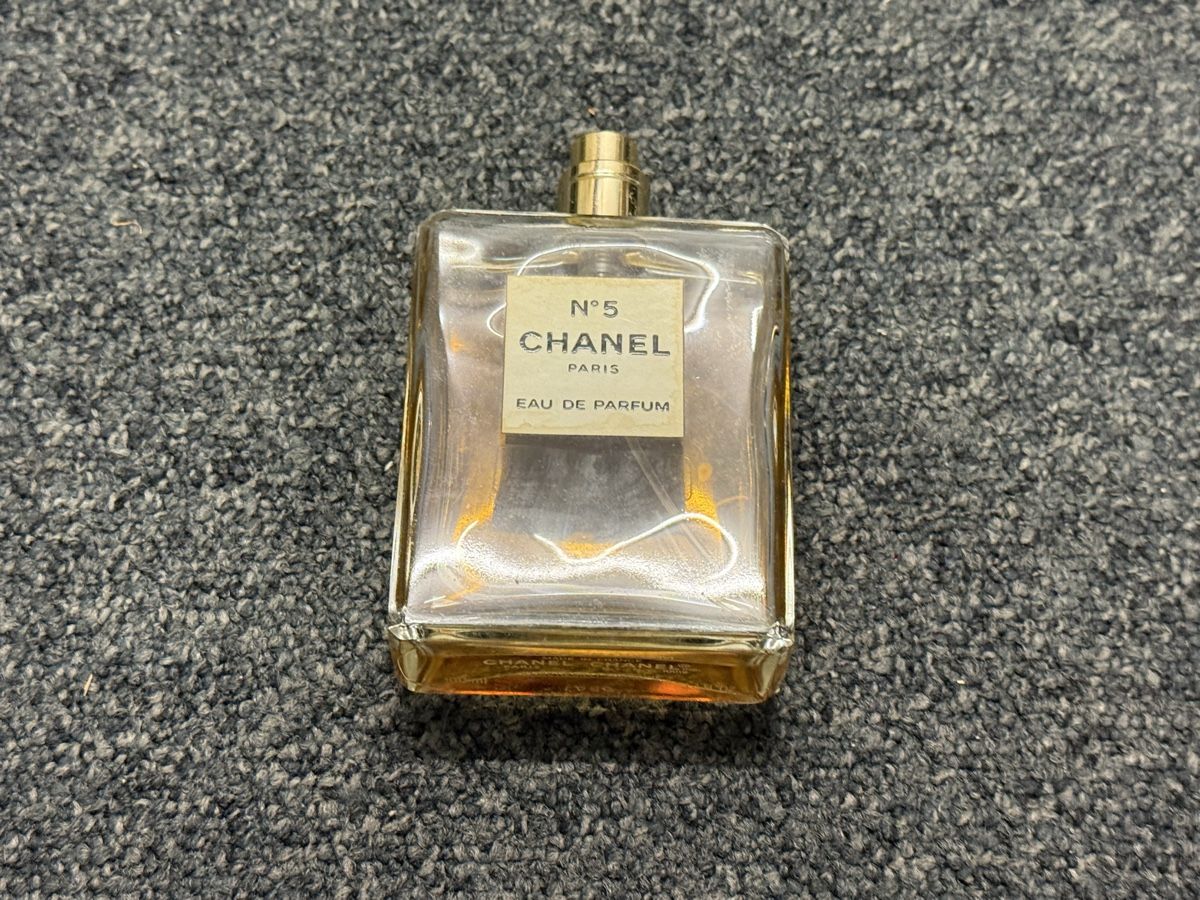 Chanel Profumi & Eau de Toilette: Chanel No 5 Eau de Parfum 100 ml gebraucht – Usato da Zürich venduto da daki81