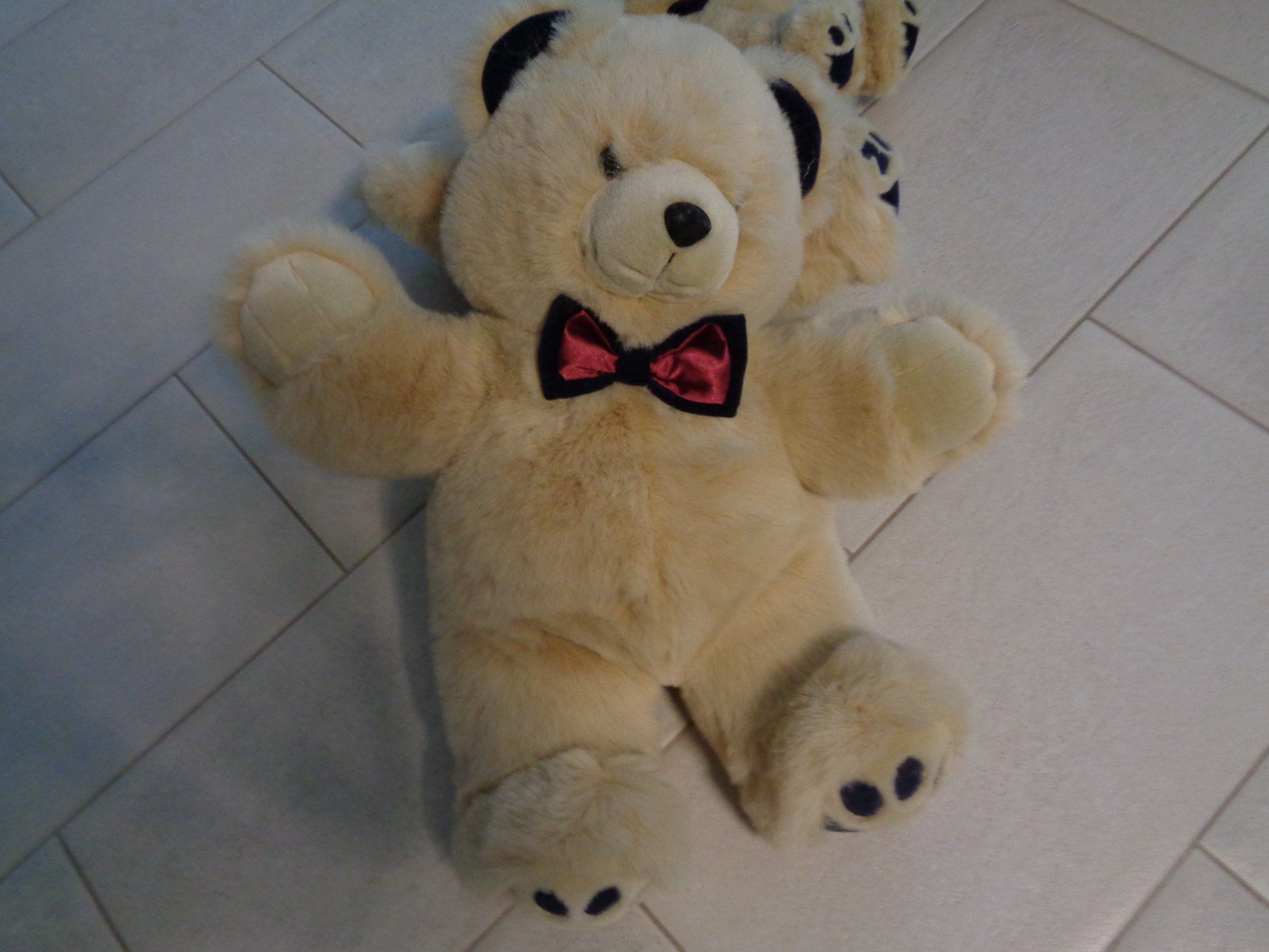Giocattoli: SET VON 3  SÜSSEN TEDDY Bären NEUWERTIG – Usato da Rotkreuz venduto da Samballi 1