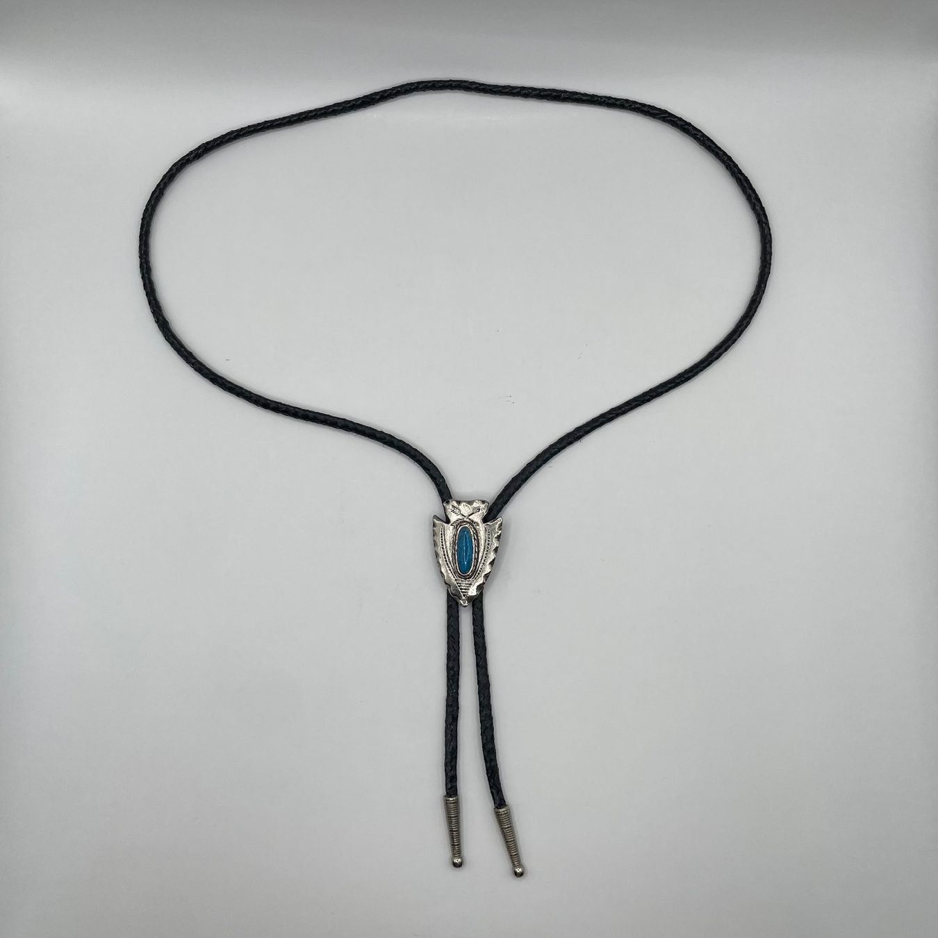 Catenine: Boho Bolo Halskette Schwarz Türkis Stein – Usato da Bubikon venduto da SwissSecondLife