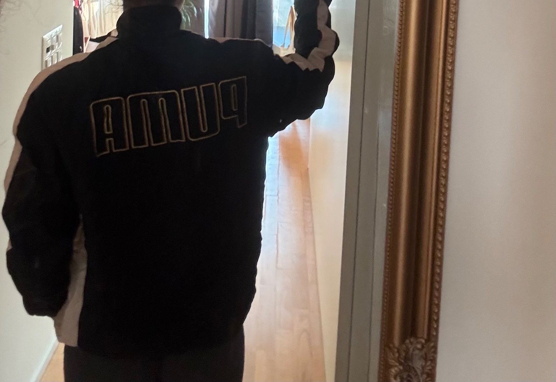 Puma Jacken: Puma Jacke schwarz-rosa Grösse M – Gebraucht aus Kradolf von ij5 2