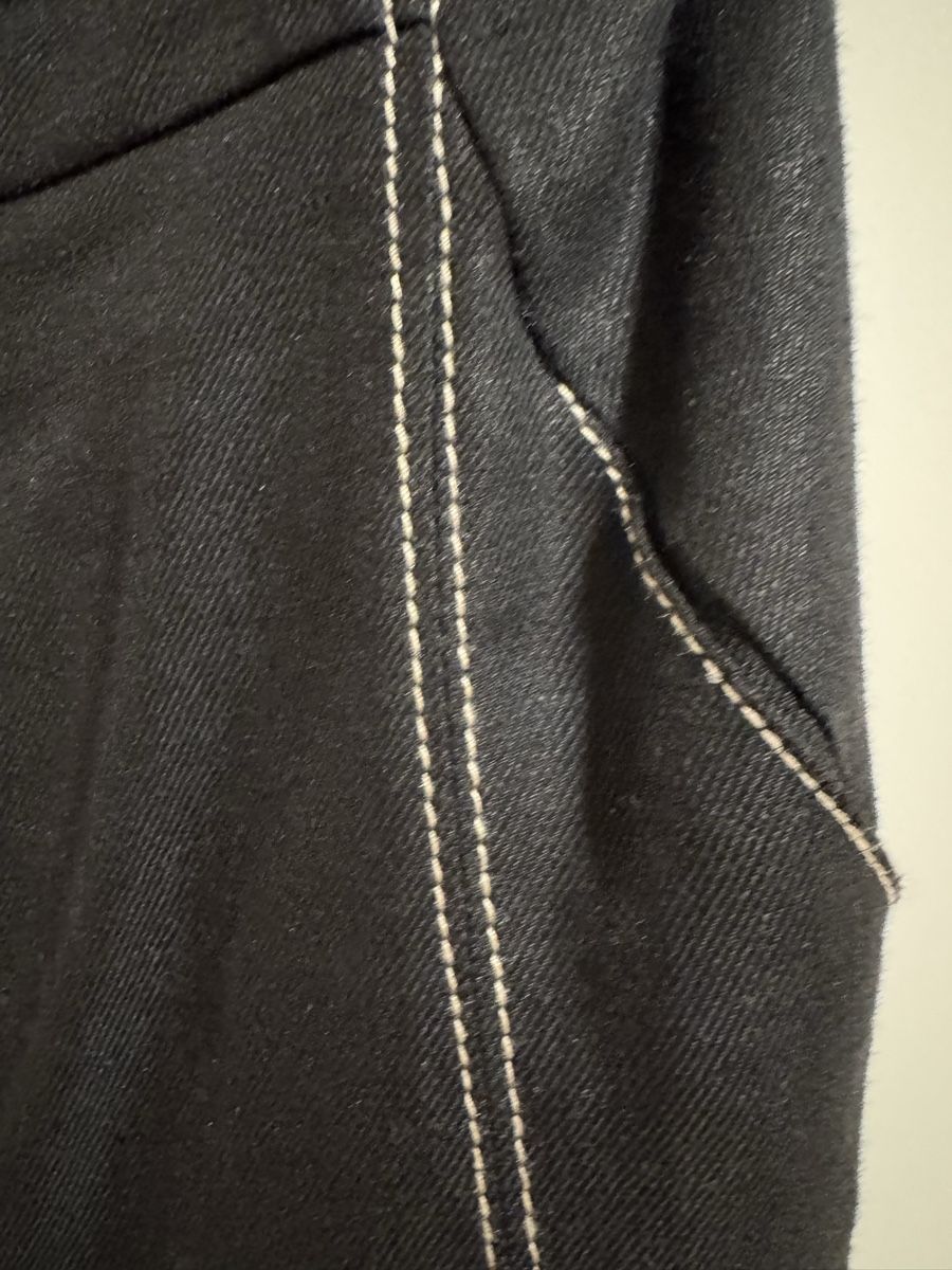 Zara Tute: Schwarzer Jumpsuit schulterfrei mit Gürtel – Nuovo (secondo la descrizione) da Zürich venduto da nunu03 3
