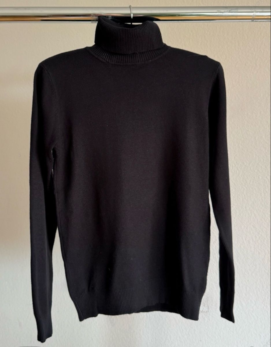 Maglioni & Felpe: Weicher Pullover mit Stehkragen aus einem Viskose-Mix.  – Usato da Schaffhausen venduto da R_Muzh