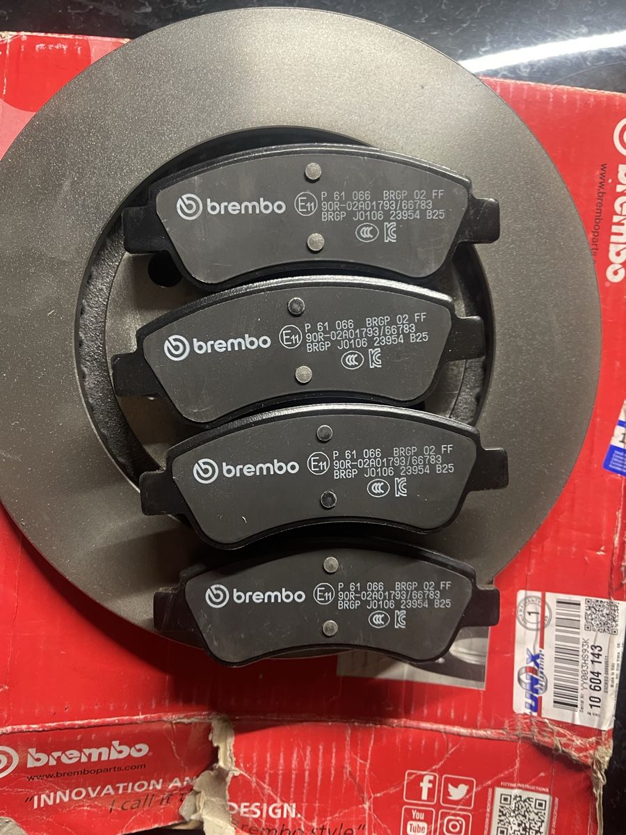 Brembo Tutti pezzi di ricambio auto: Brembo Bremsescheibe + Bremsbeläge – Nuovo (secondo la descrizione) da Fislisbach venduto da Brandopfer810 6