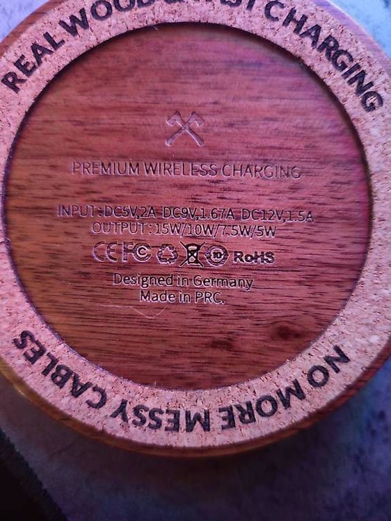 Caricabatterie: Woodcessories Wireless Charger aus Holz 15 W – Usato da Lichtensteig venduto da ROBB_077 2