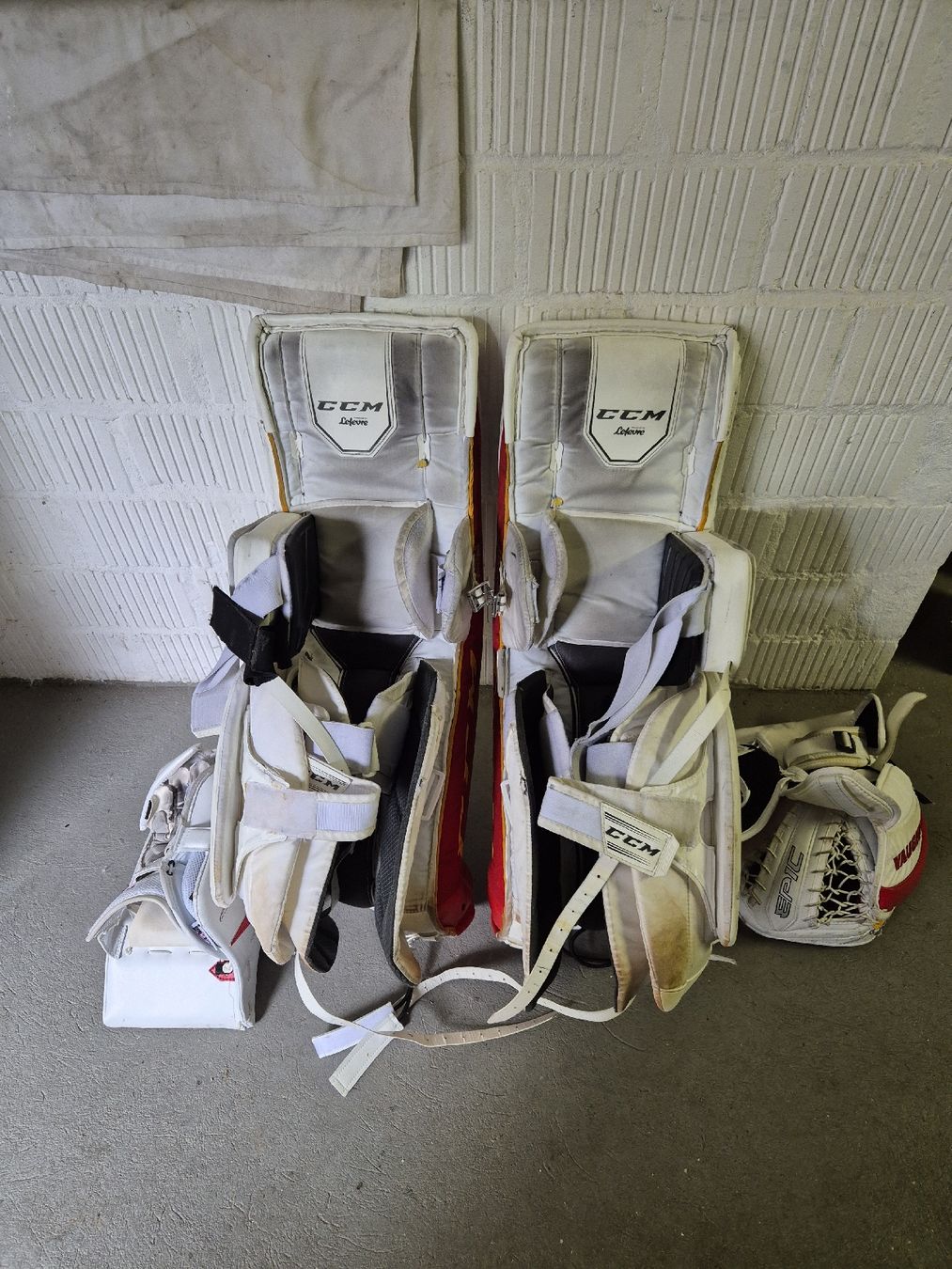 Ccm Bastoni & Pale: Eishockey Torhüterset SR 34+1 – Usato da Kappelen venduto da Newbody 1
