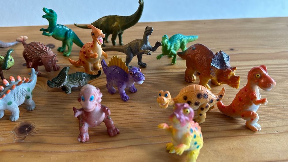 kleine Dinosaurier Figuren 2