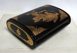 Asiatika Thailändische Lackschmuckschatulle mit Golddecor