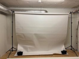 Professionelles Fotohintergrund-System mit Papierrolle