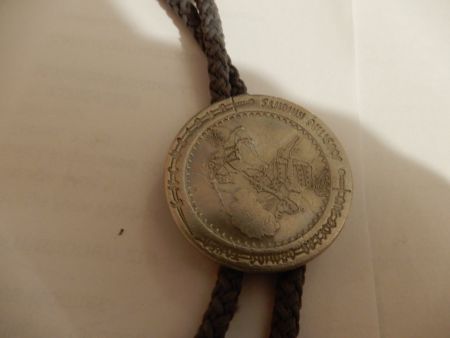 Vintage Bolo Tie/Krawatten-Kordel mit speziellem Münz-Motiv